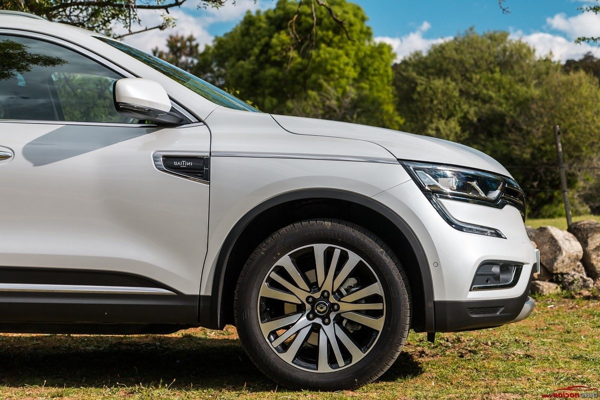 El Seat arona cazado sin camuflaje ¡y vuela!